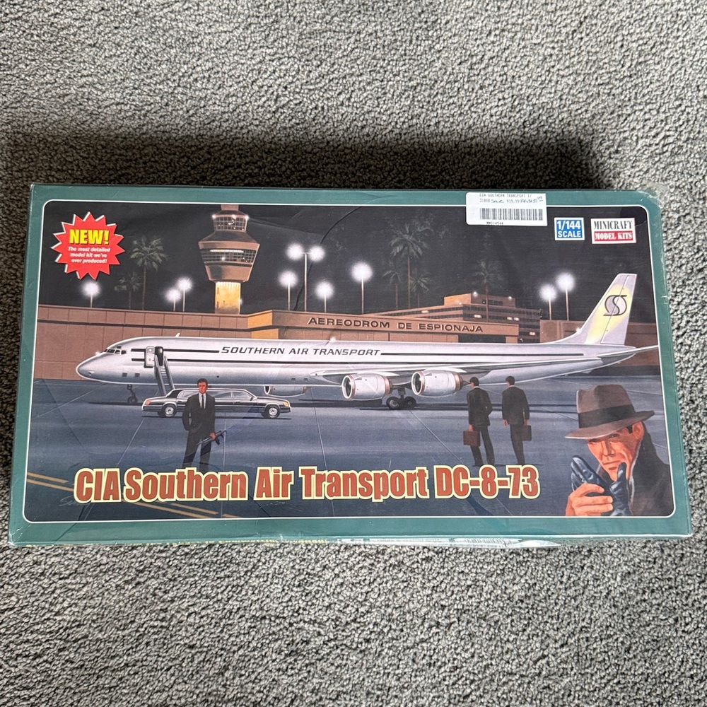 CIA Southern Transport DC-8-73. Vintage Model Kit. 1/144 Scale. By Minicraft.